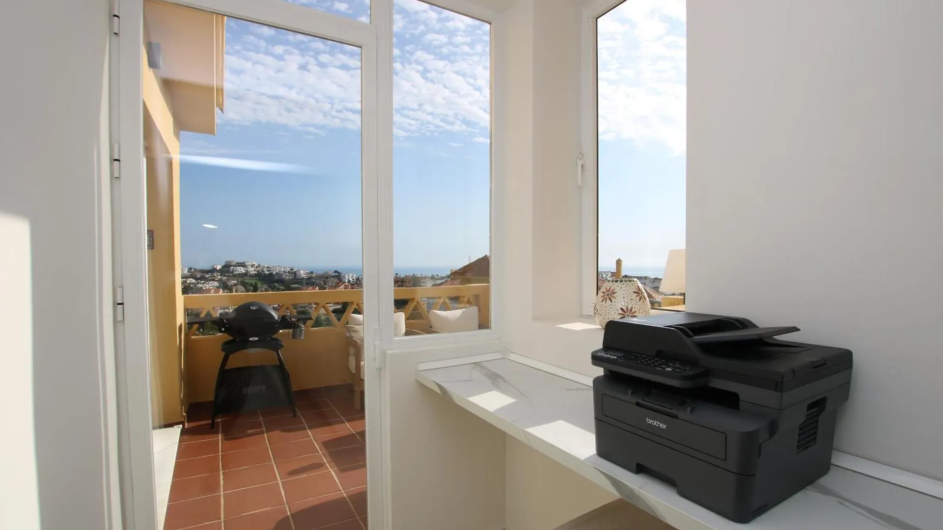 Luxe Appartement In Mijas Met Zeezicht & Zwembad Sitio de Calahonda