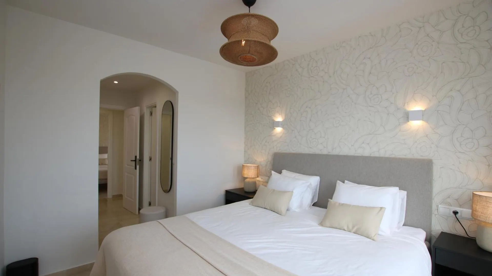 Luxe Appartement In Mijas Met Zeezicht & Zwembad Sitio de Calahonda 0*,