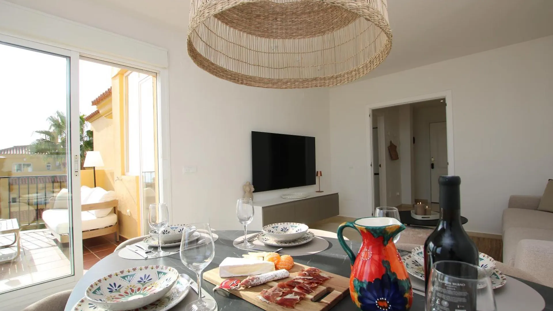 Luxe Appartement In Mijas Met Zeezicht & Zwembad Sitio de Calahonda