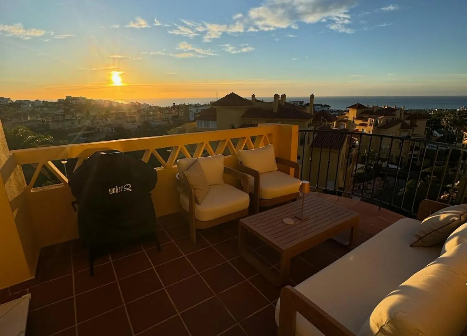 Luxe Appartement In Mijas Met Zeezicht & Zwembad Sitio de Calahonda Apartment