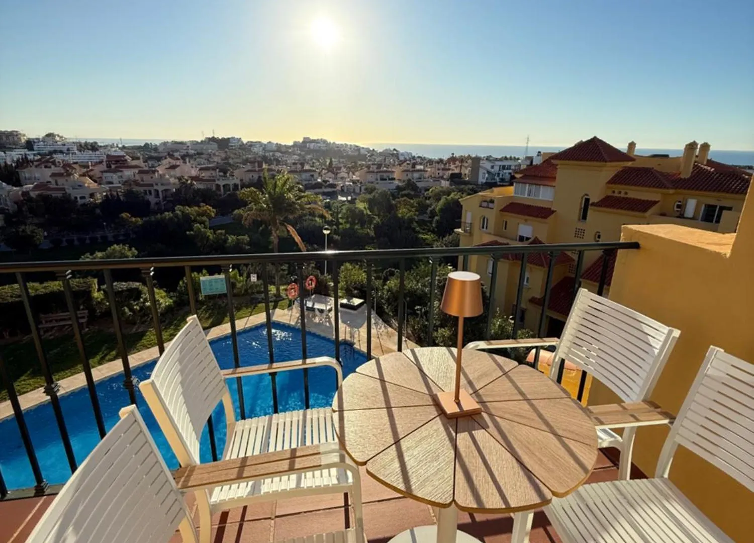 Luxe Appartement In Mijas Met Zeezicht & Zwembad Sitio de Calahonda