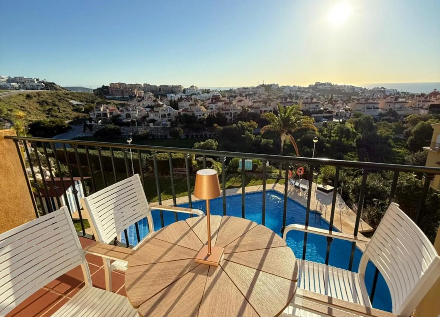 Luxe Appartement In Mijas Met Zeezicht & Zwembad Sitio de Calahonda Apartment
